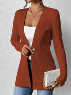 Veste blazer un bouton femme - détail épaules et style professionnel chic épuré polyvalent
