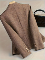 Blazer vue de dos femme un bouton fleurs - détail motifs floraux délicats et finitions premium qualité polyester
