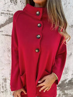 : ✨ Détail du col sophistiqué et des boutons du gilet - Zoom sur la qualité premium de la composition viscose et polyester