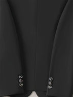 Blazer minimaliste avec poches - vue arrière rapprocher montrant la coupe impeccable et les finitions soignées
