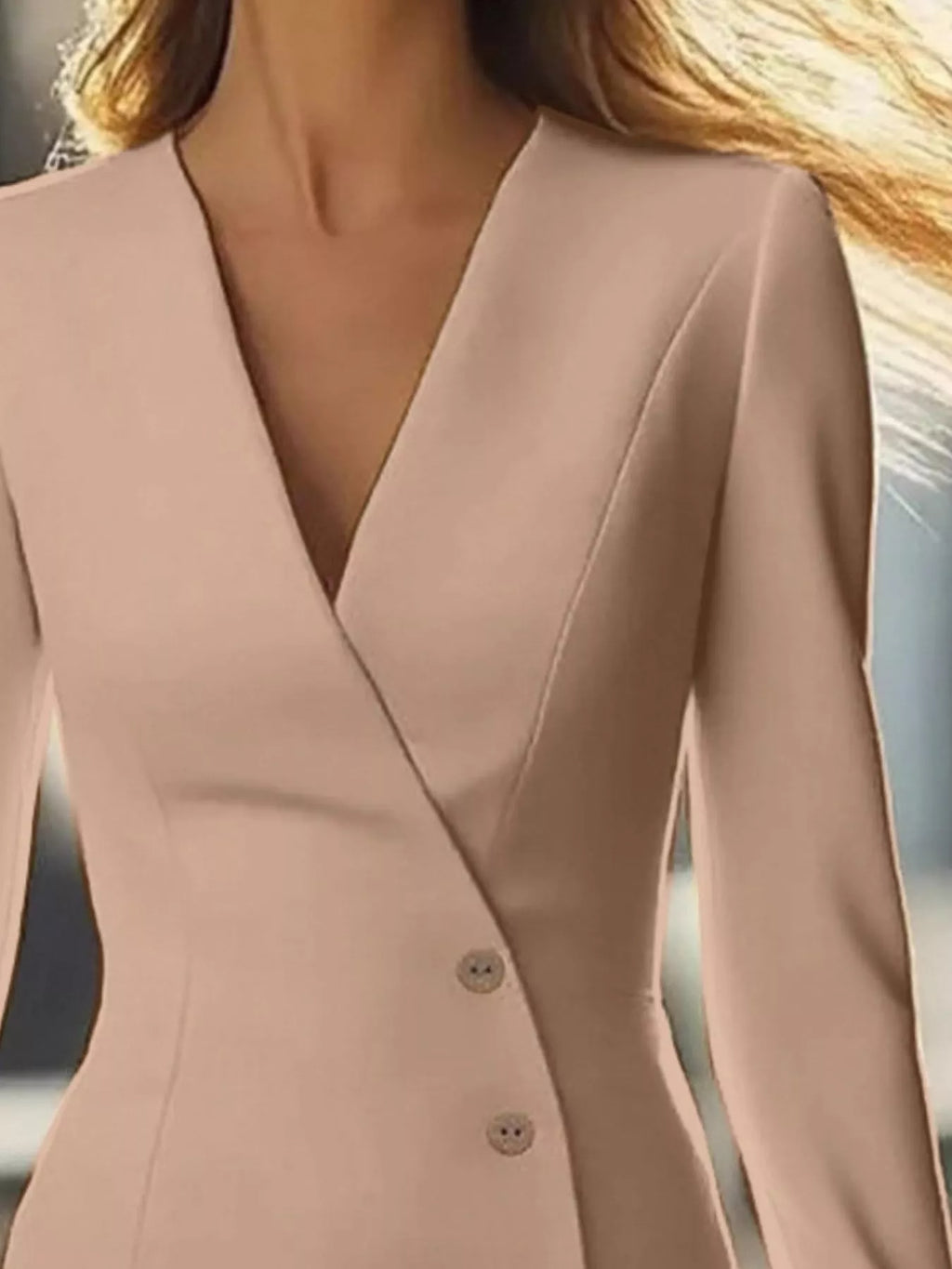 Robe blazer manches longues BLACK-COAT - vue arrière dévoilant la coupe impeccable du dos, la structure professionnelle, les finitions soignées et l'élégance sophistiquée de cette robe signature pour occasions importantes
