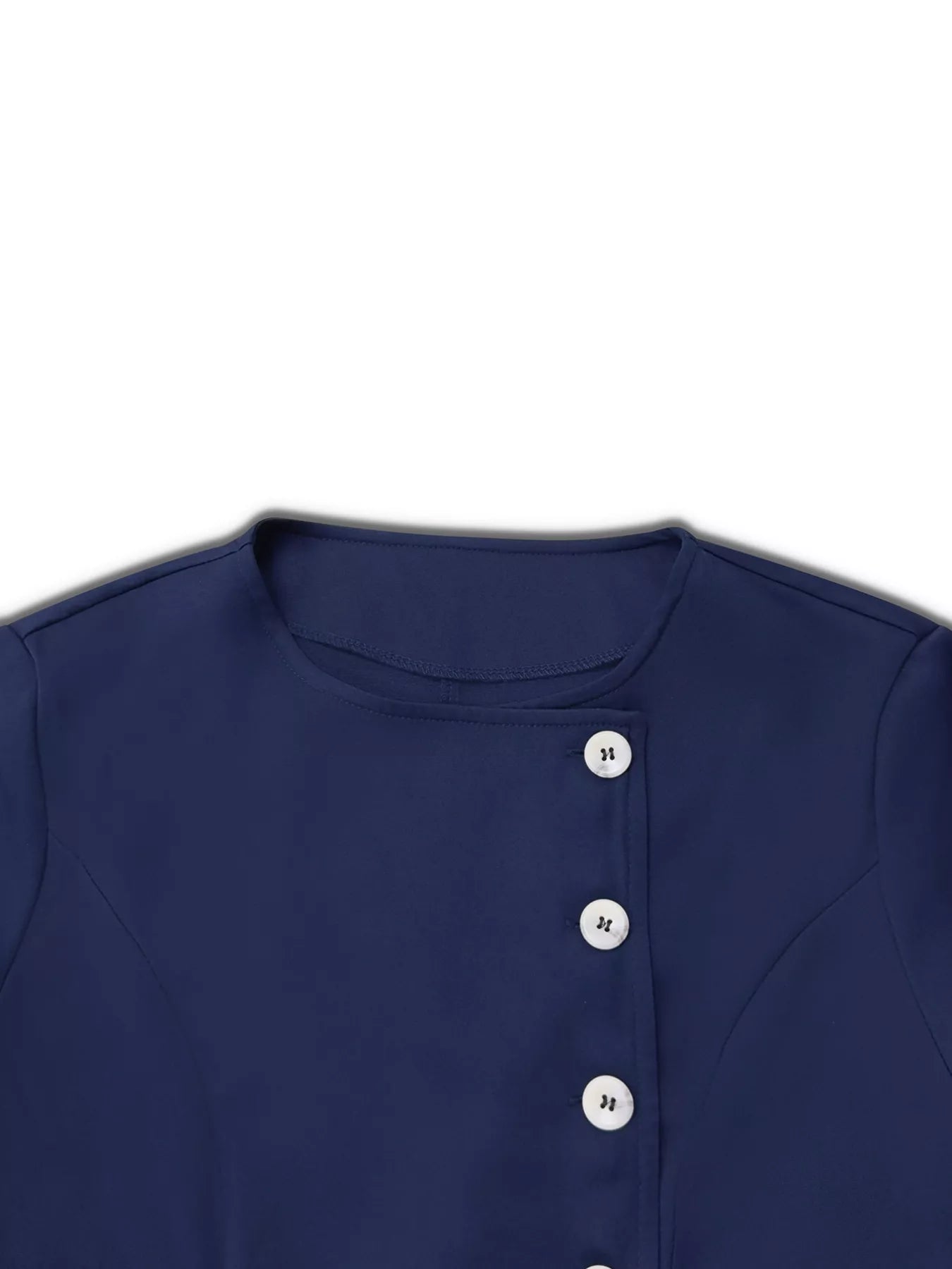 💎 Gros plan sur les détails - Finitions soignées et boutons élégants, qualité visible dans chaque détail ✨