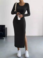 Robe midi tricot côtelé bodycon - détail de la coupe ajustée célébrant les courbes naturelles avec confiance et sophistication moderne - BLACK-COAT