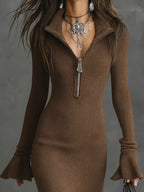 Robe avec fermeture éclair frontale et ourlet évasé - détail de la fermeture éclair audacieuse structurant la robe et ajoutant une dimension contemporaine - BLACK-COAT