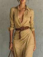 Robe maxi avec fronces grande taille - gros plan sur les détails froncés stratégiques créant texture, mouvement et silhouette flatteuse sophistiquée - BLACK-COAT