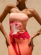 Détail fente de la robe maxi tube BLACK-COAT - gros plan sur la fente latérale sensuelle, montrant la qualité du tissu légèrement extensible et le design minimaliste qui célèbre la silhouette
