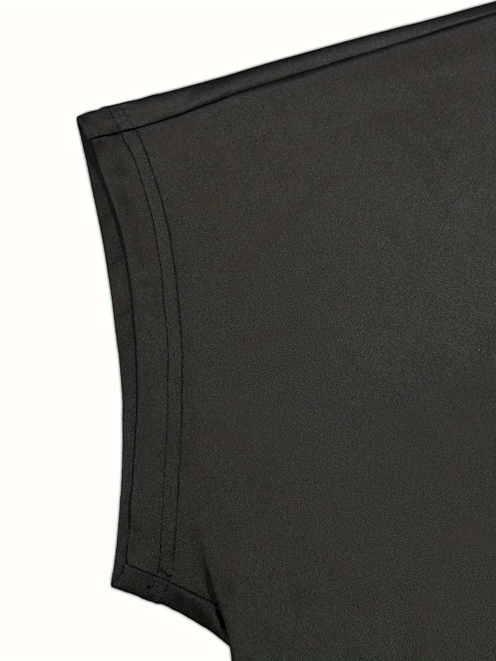 Gros plan détails robe midi, texture tissu luxueuse et fluide, coutures invisibles impeccables, finitions premium, qualité artisanale, design minimaliste et élégant
