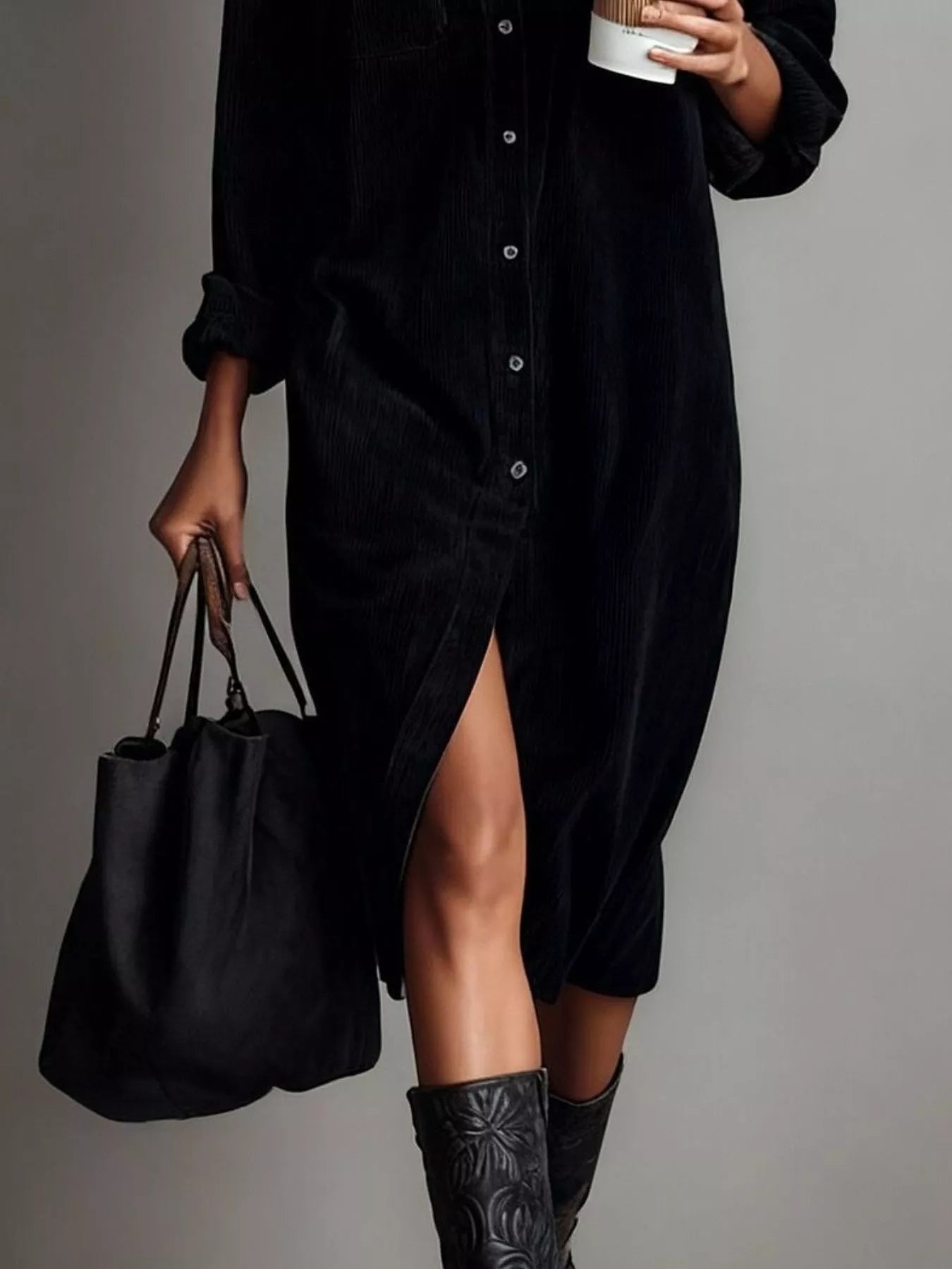 Robe midi en velours côtelé avec boutonnage devant complet, texture côtelée verticale, fermeture boutonnée sur toute la longueur, longueur midi, style robe chemise vintage élégant, vue de face montrant la texture côtelée et les boutons
