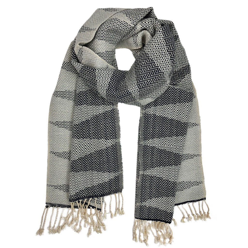  "Foulard artisanal coton bio motif chevron noir gris Cambodge"