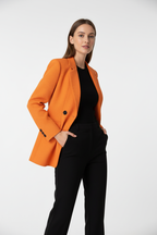  Blazer femme double boutonnage texturé orange veste structurée premium - vue trois-quarts ànull45 degrés montrant la dimension complète du vêtement, double boutonnage, tissu texturé, coupe structurée, épaulettes, sophistication professionnelle - BLACK-COAT