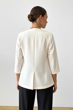 Blazer manches trois-quarts détail noué blanc cassé veste mi-saison femme - vue arrière montrant le dos tailleur moderne, tissu polyester-élasthanne, coupe professionnelle ajustée, finitions soignées - BLACK-COAT