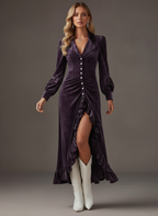 Femme glamour en mouvement Femme stylée portant robe velours midi volants avec fente, vue complète corps entier montrant l'ensemble de la tenue, tissu velours luxueux, volants romantiques, fente haute cuisse, pose confiante, esthétique éditorial élégant
