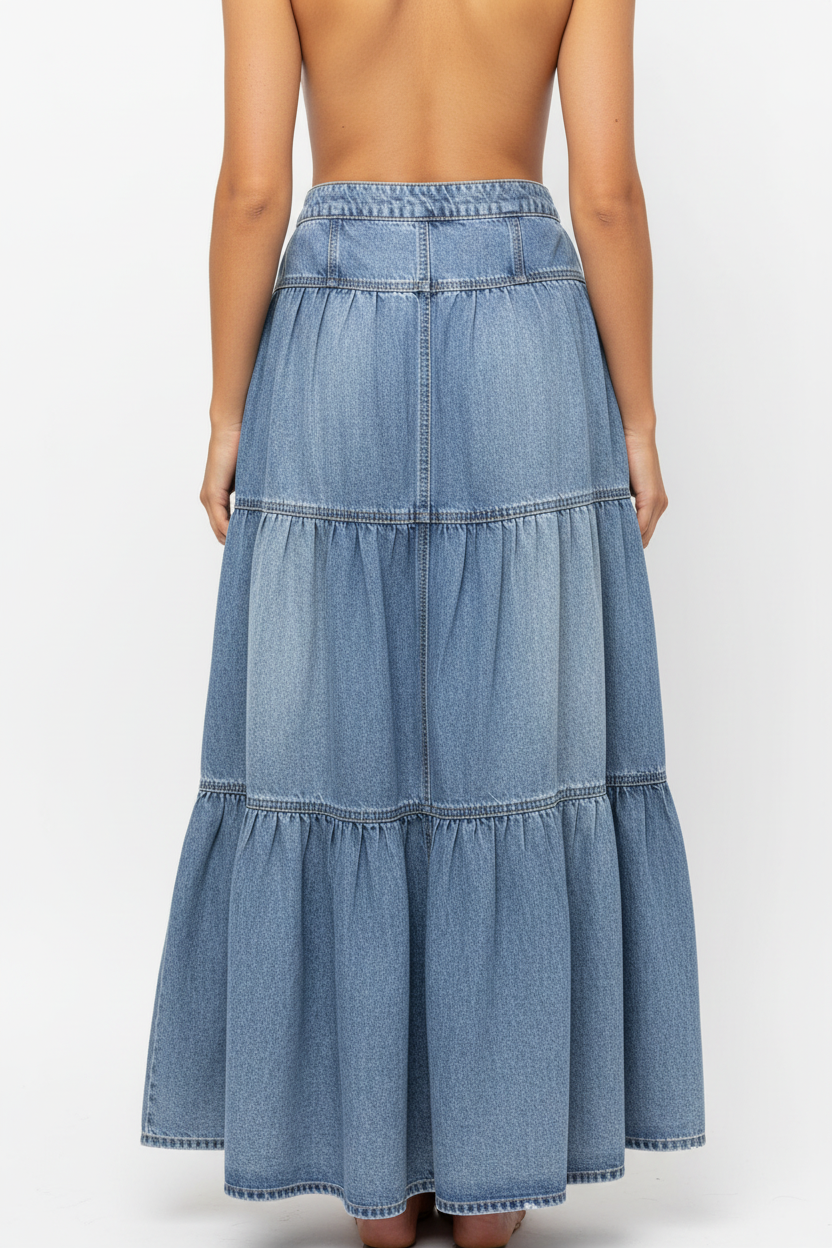 Jupe denim étagée à boutons jean volants bleu clair - vue arrière montrant les volants étagés visibles depuis l'arrière, silhouette ligne A, tissu rayonne fluide, structure étagée bohème féminine - BLACK-COAT