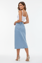 Jupe en jean bleu clair midi vue de dos montrant la longueur midi sophistiquée, la coupe droite et les finitions denim soignées - BLACK-COAT
