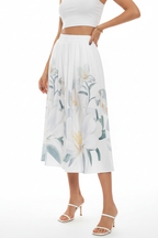 Jupe midi imprimé floral blanc boutonnée - vue trois-quarts avec pose main sur hanche mettant en valeur les détails boutons décoratifs taille élastique motif floral romantique et silhouette midi fluide - BLACK-COAT