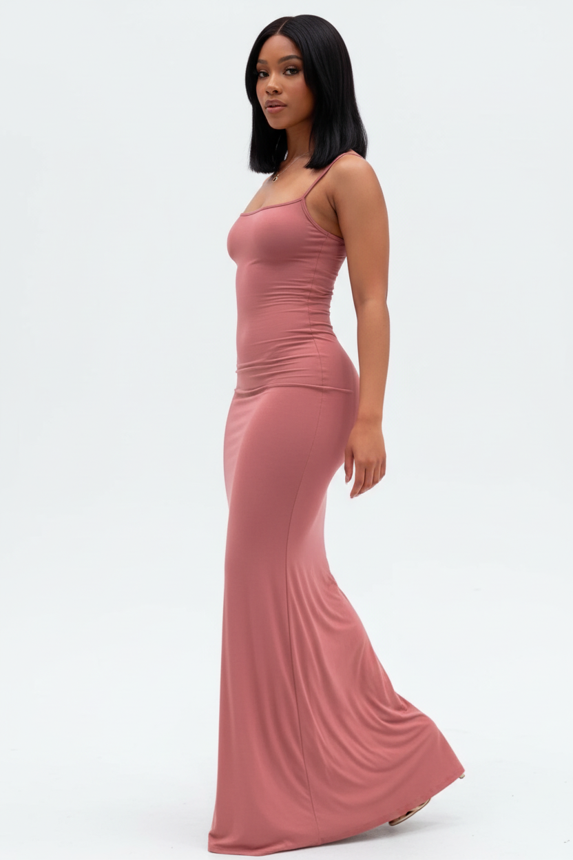  Robe Maxi Bodycon Bretelles Spaghetti Black-Coat corail - vue trois-quarts révélant la silhouette moulante et élégante