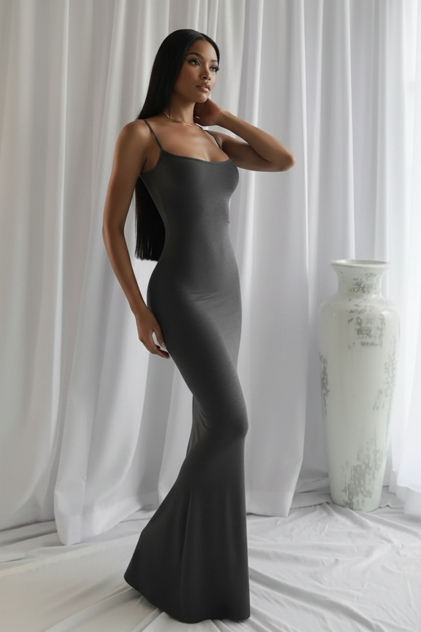  Robe Maxi Bodycon Bretelles Spaghetti Black-Coat gris foncé - angle diagonal révélant la coupe bodycon flatteuse