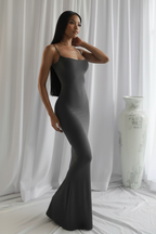  Robe Maxi Bodycon Bretelles Spaghetti Black-Coat gris foncé - angle diagonal révélant la coupe bodycon flatteuse