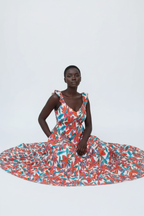  Robe Maxi Imprimé Floral Black-Coat multicolore - pose assise montrant le drapé élégant et le confort