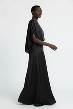  Robe Maxi Manches Chauve-Souris Black-Coat noire - vue de profil dévoilant la silhouette élégante et les manches fluides