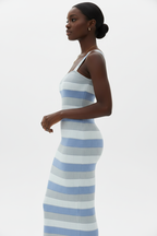  Robe Midi Bodycon Tricot Rayures Black-Coat bleu et blanc - vue de profil dévoilant la silhouette moulante élégante