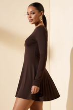  Robe Mini Col Rond à Manches Longues Black-Coat marron - vue de profil dévoilant la longueur mini et le col rond sophistiqué