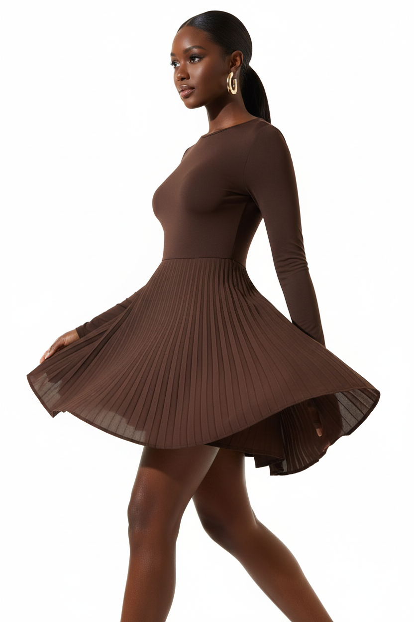  Robe Mini Col Rond à Manches Longues Black-Coat marron - vue trois-quarts en mouvement révélant la fluidité de la jupe plissée et la coupe ajustée