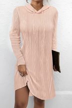 Robe pull tricot câble à capuche Black-Coat - détail de la fente latérale offrant liberté de mouvement