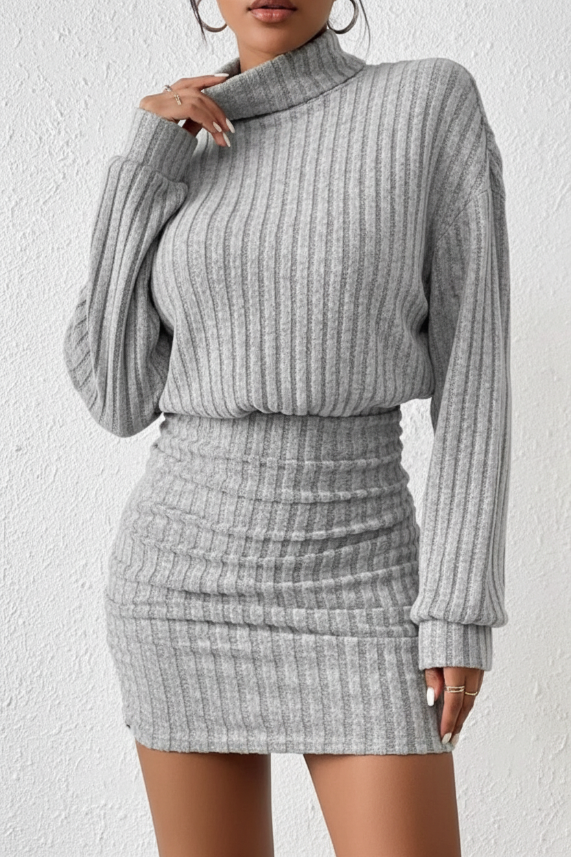  Robe pull mini moulante col roulé côtelée Black-Coat - détail rapproché du col roulé cosy et de la texture côtelée 