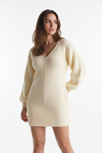 Robe Pull Tricot - Pose casual