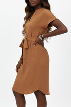  Robe texturée terracotta Black-Coat - vue latérale complète montrant la coupe ajustée et la ligne féminine 